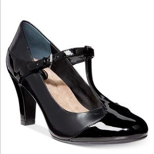 Giani Bernini memory foam Mary Jane pump heel